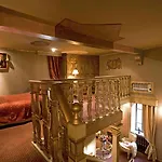 Chateau De Codignat - Relais & Chateaux Hotel 5*