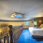 Chateau De Codignat - Relais & Chateaux Hotel