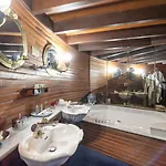 Hotel Chateau De Codignat - Relais & Chateaux Bort-l'Etang