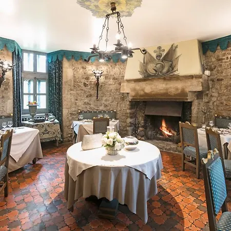 Hotel Chateau De Codignat - Relais & Chateaux