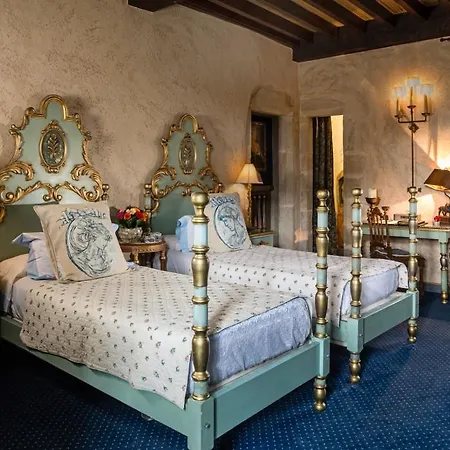 Hotel Chateau De Codignat - Relais & Chateaux
