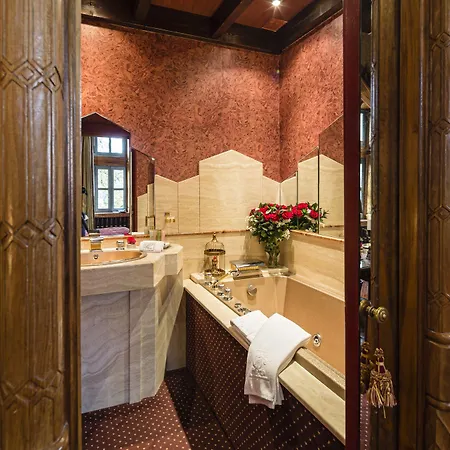 Chateau De Codignat - Relais & Chateaux Hotel 5*