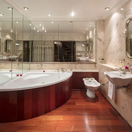 Chateau De Codignat - Relais & Chateaux Hotel 5*