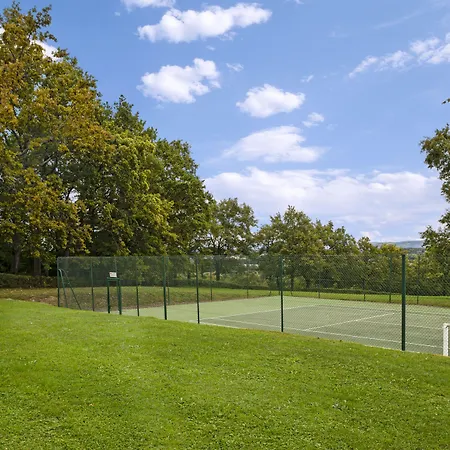 Hotel Chateau De Codignat - Relais & Chateaux Bort-l'Etang