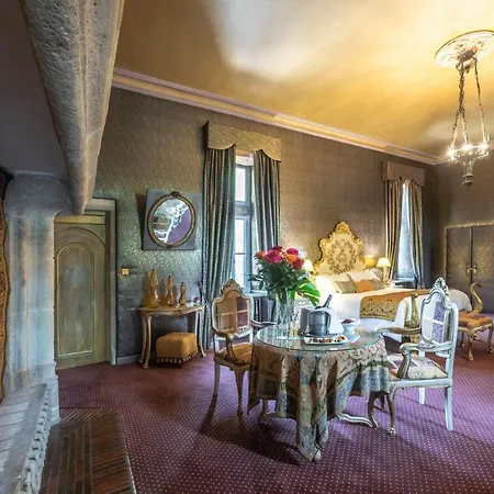 Hotel Chateau De Codignat - Relais & Chateaux Bort-l'Etang