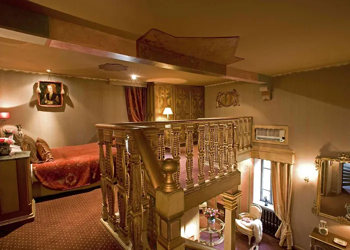 Chateau De Codignat - Relais & Chateaux Hotel 5*