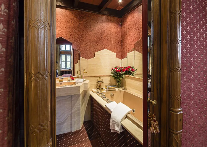 Chateau De Codignat - Relais & Chateaux Hotel 5*