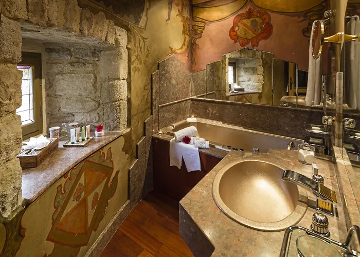 Hotel Chateau De Codignat - Relais & Chateaux