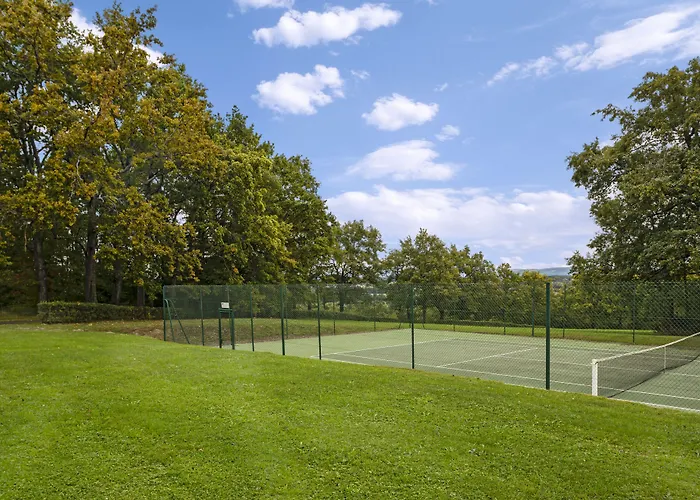 Hotel Chateau De Codignat - Relais & Chateaux Bort-l'Etang