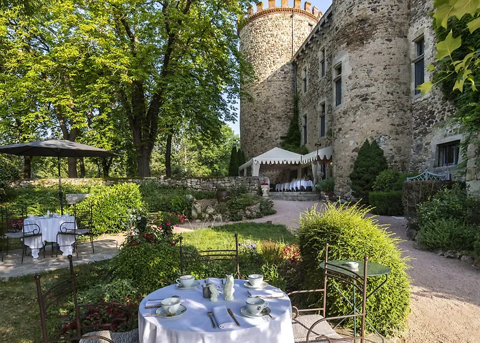 Hotel Chateau De Codignat - Relais & Chateaux