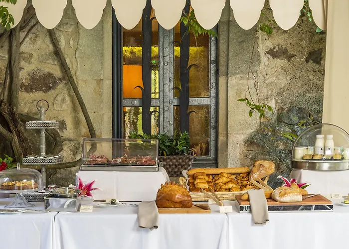 Hotel Chateau De Codignat - Relais & Chateaux Bort-l'Etang