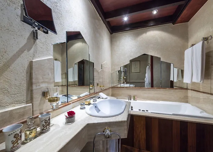 Chateau De Codignat - Relais & Chateaux Hotel 5*