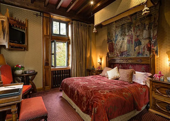 Hotel Chateau De Codignat - Relais & Chateaux