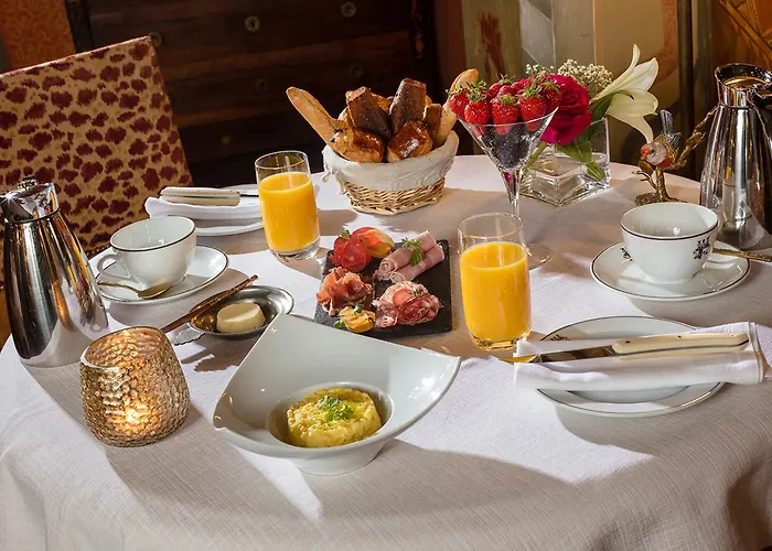 Hotel Chateau De Codignat - Relais & Chateaux